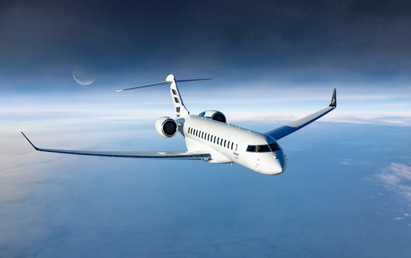 Bombardier Global 8000 über den Wolken, am Himmel der Mond